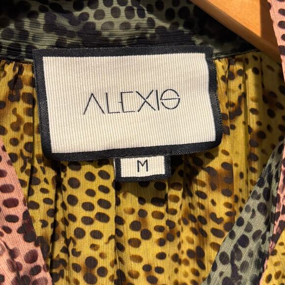 Alexis Ruffle Blouse in Amazonian Print - size Medium - Picture 6 of 7
